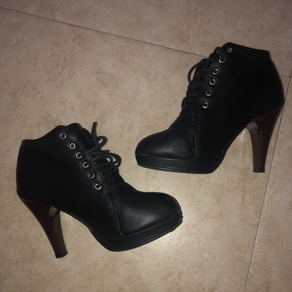 Black heeled booties